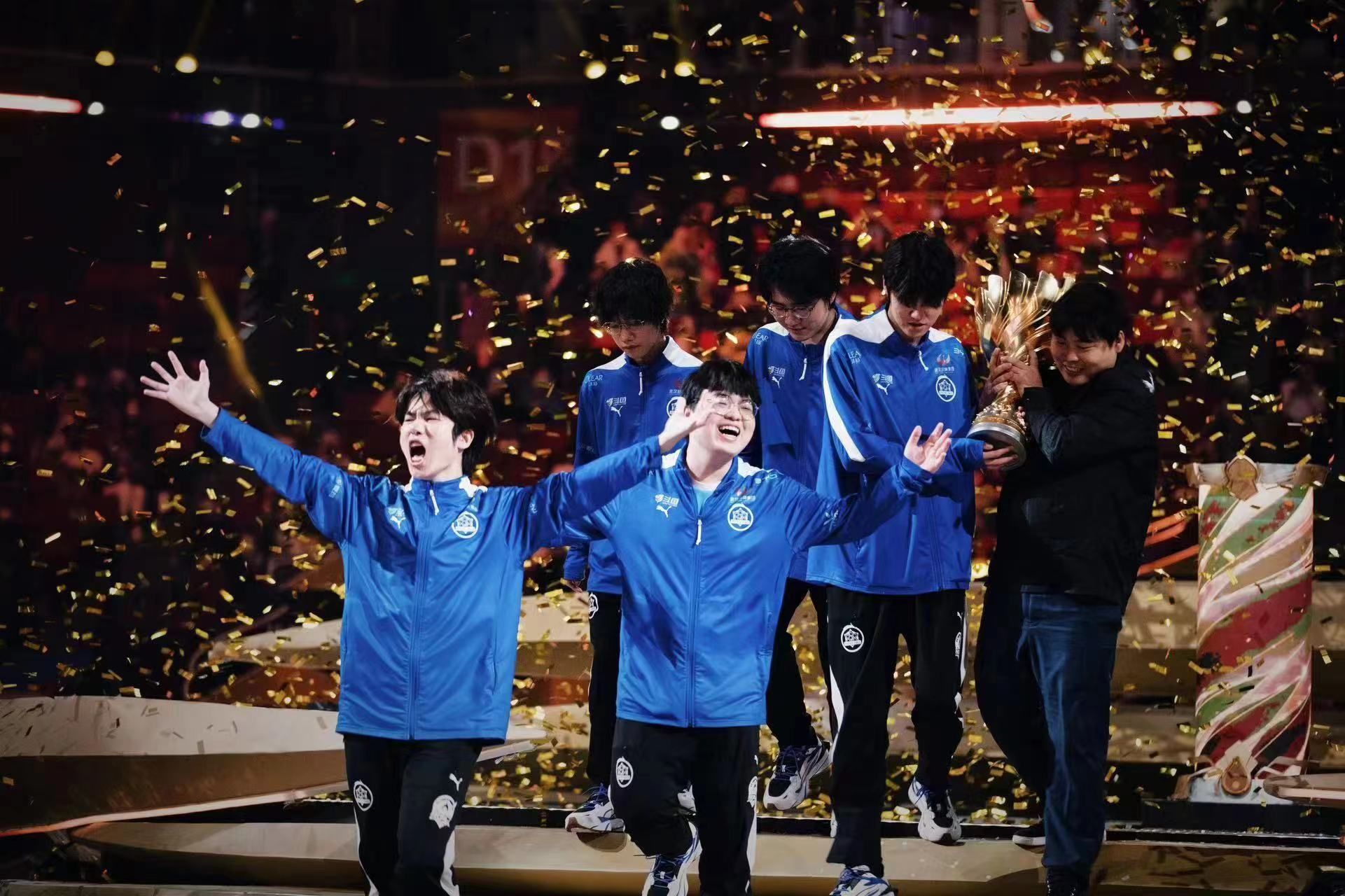 KPL夏季赛焦点战：电竞巅峰对决，选手争霸精彩瞬间-米兰电竞